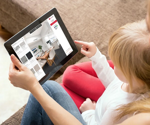 A Mom with her baby using 极速赛车官网168 Tiles Visualiser for Tiles in your own house